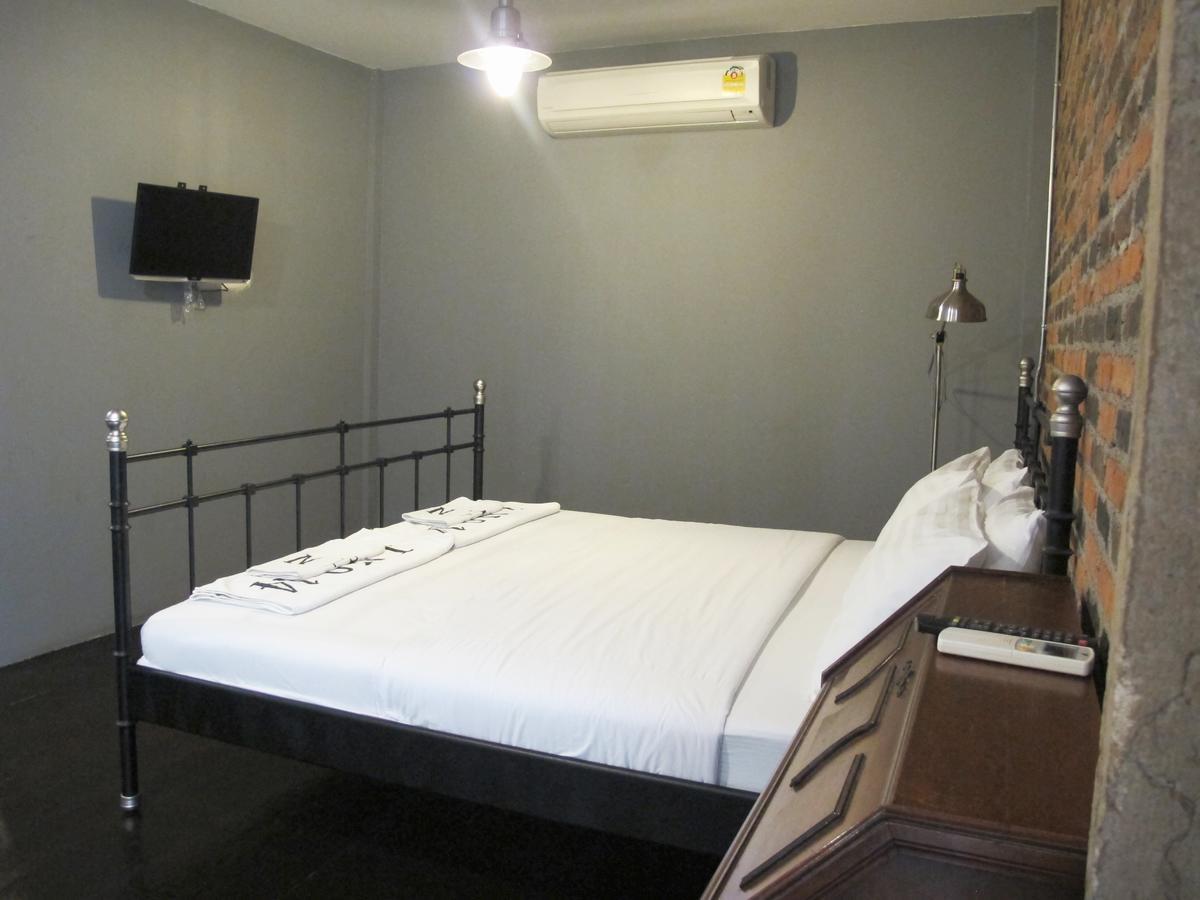 J No.14 Bed & Breakfast Bangkok Ngoại thất bức ảnh